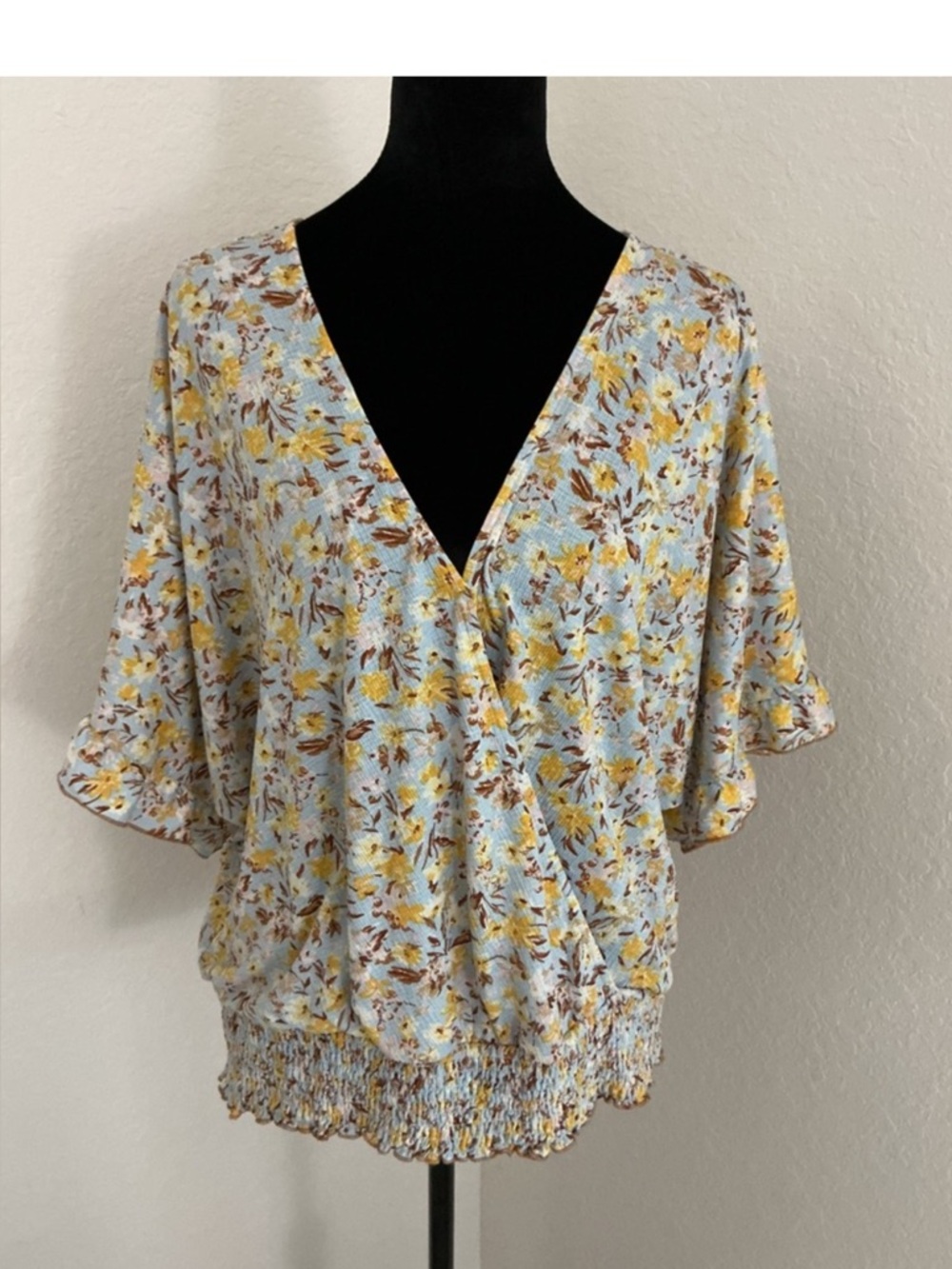 Melloday Floral Wrap Blouse 1X Blue Yellow Smocked Waist Flutter Sleeve - Picture 13 of 13